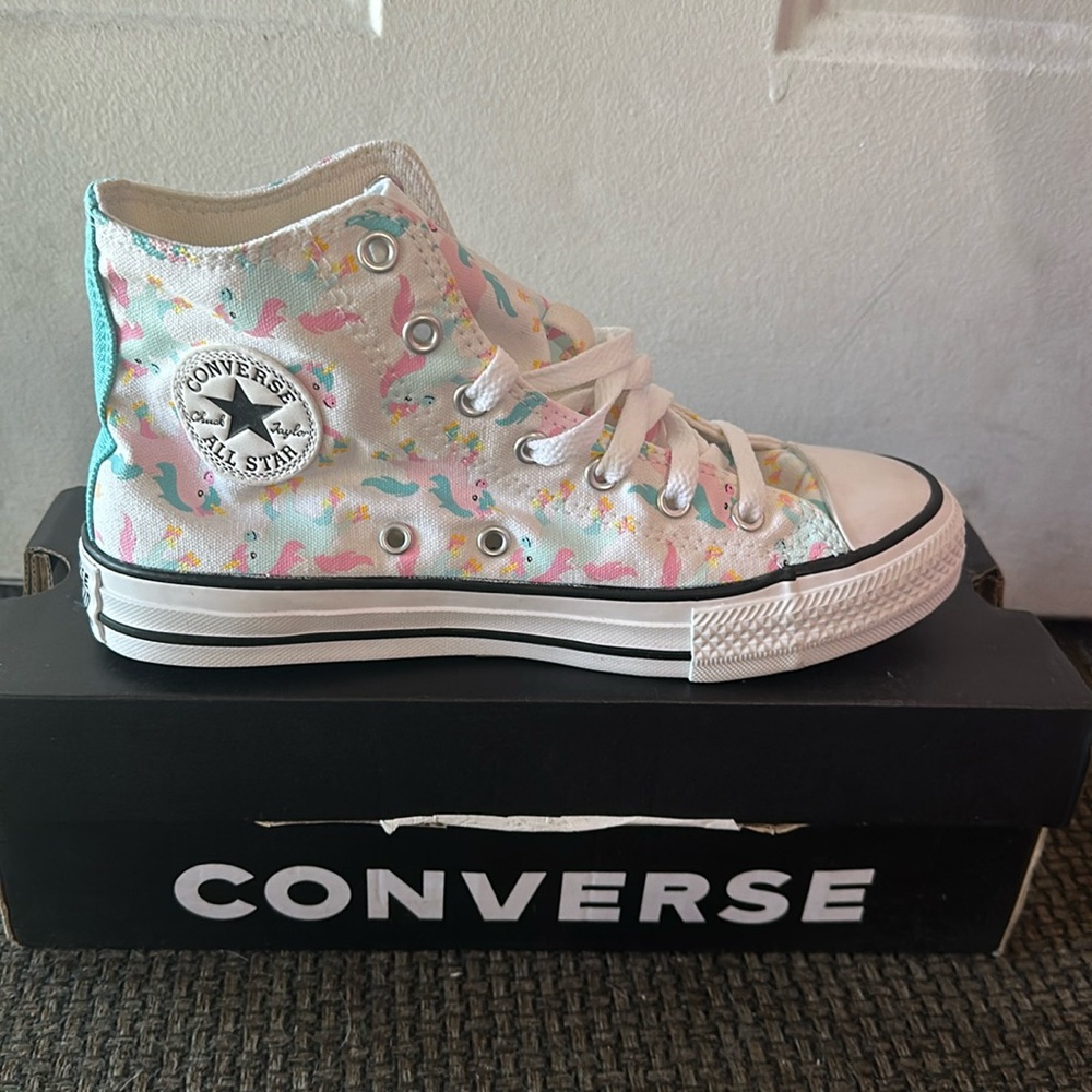 Converse girls 3.5y